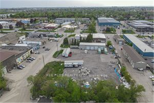 112 Warren Rd, Whitby