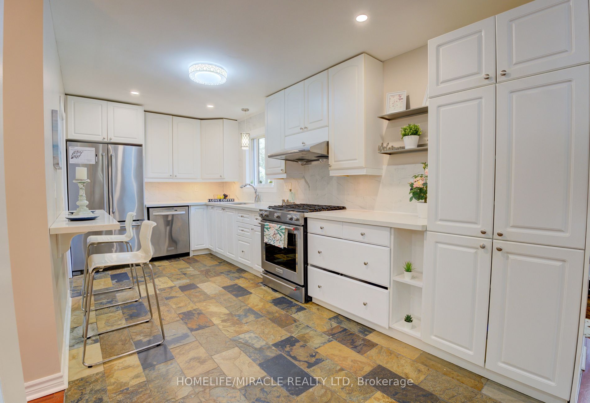 113 Meadowview Blvd