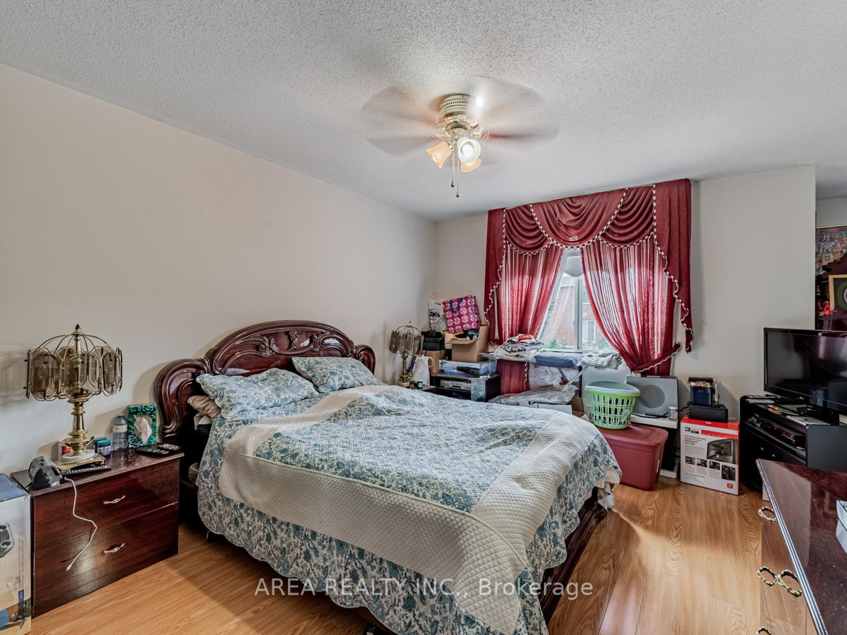 22 Samuel Teitel Court