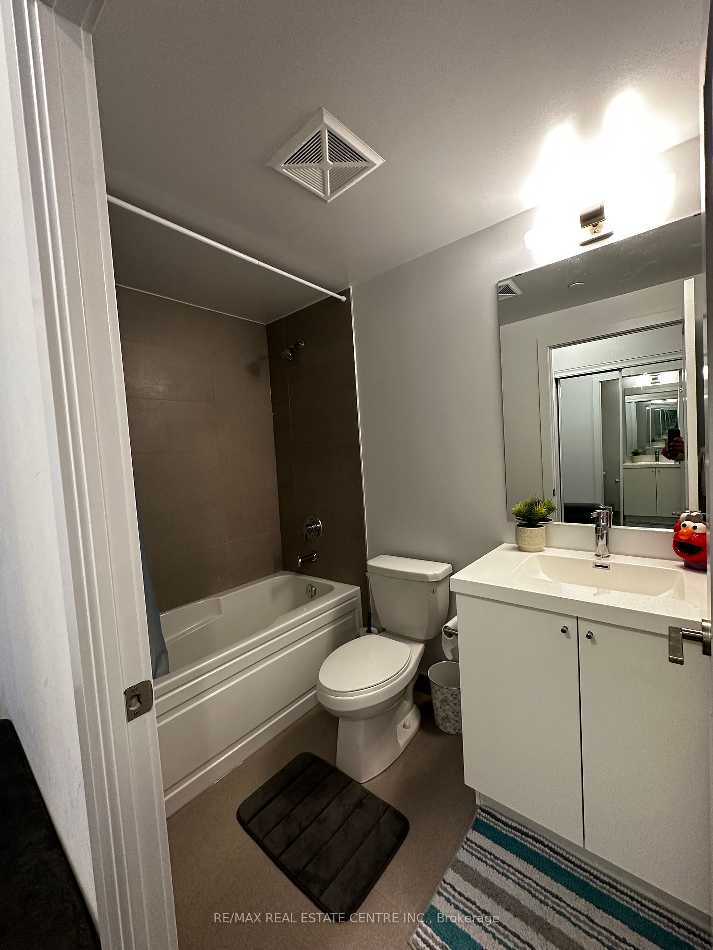 2550 Simcoe St N, #2509