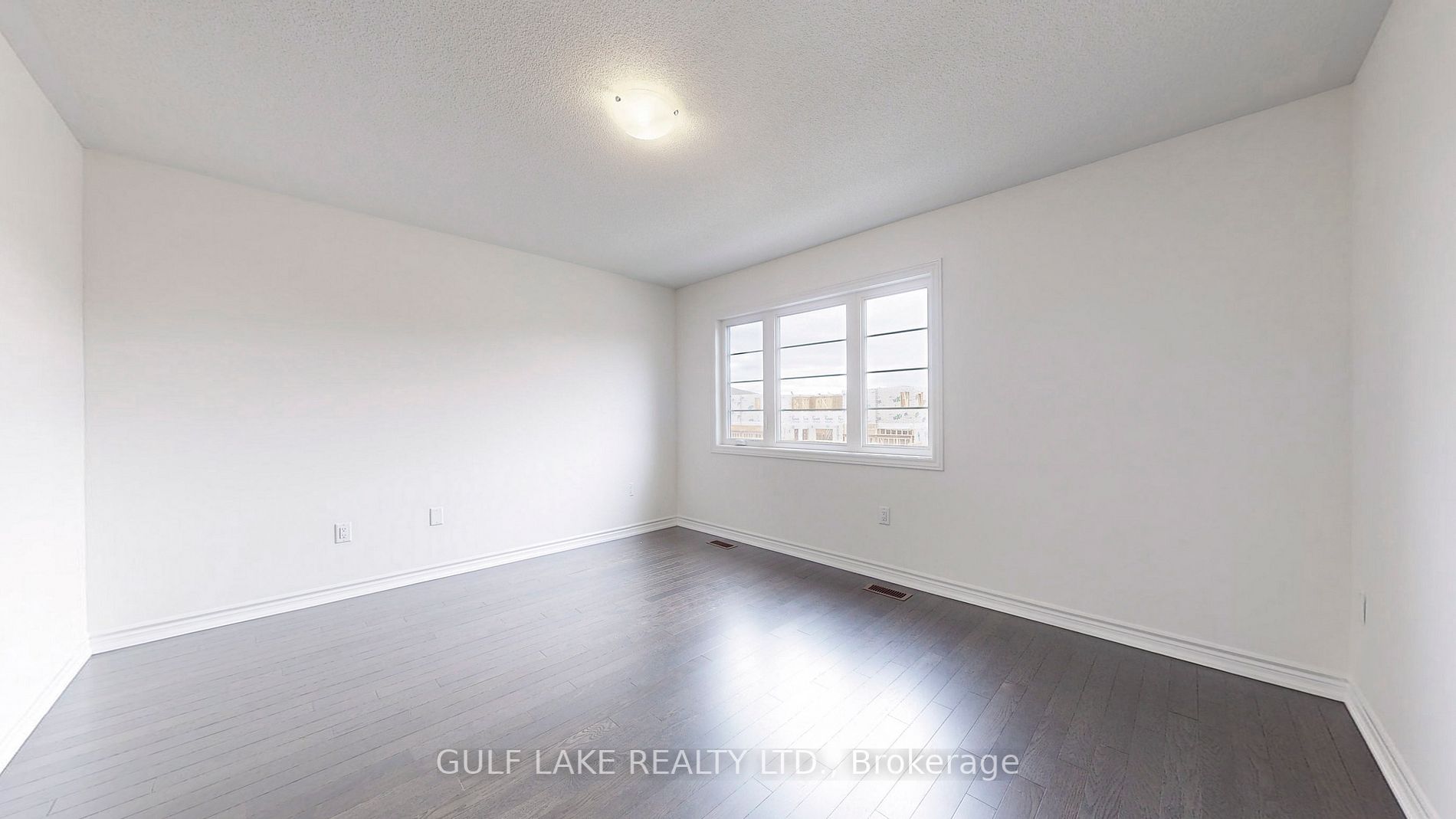 15 Floodgate Rd