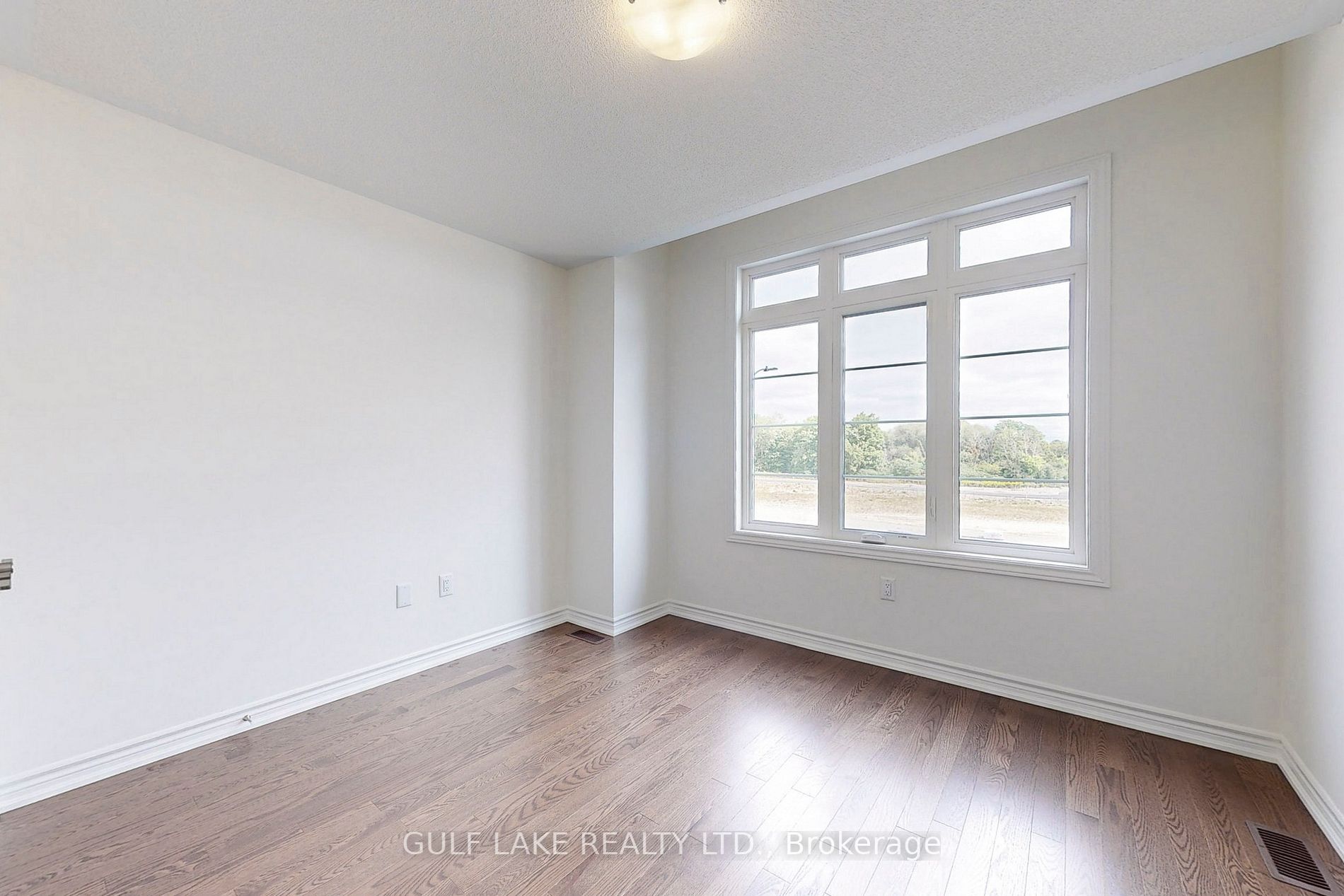 422 Coronation Rd