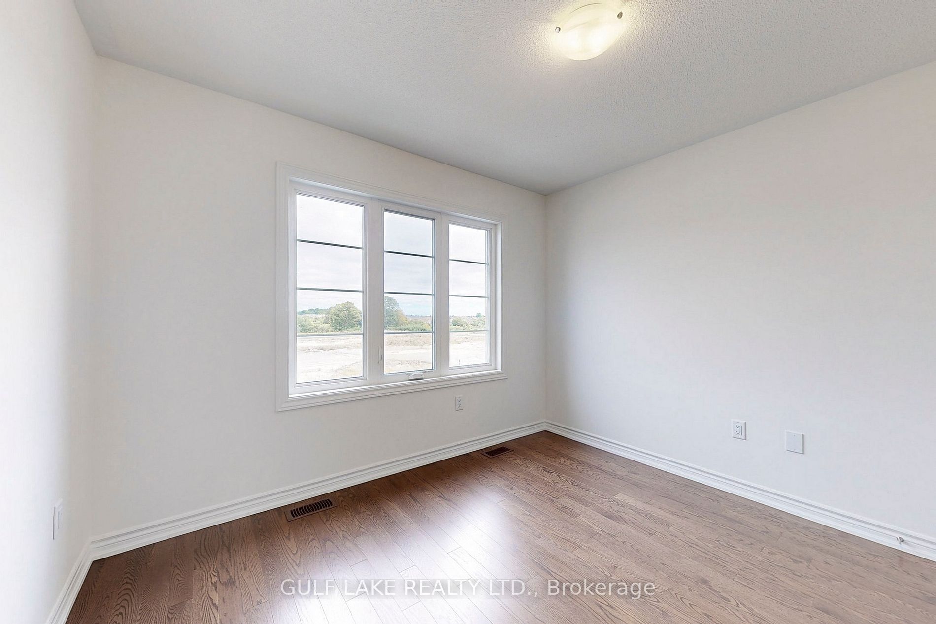 422 Coronation Rd
