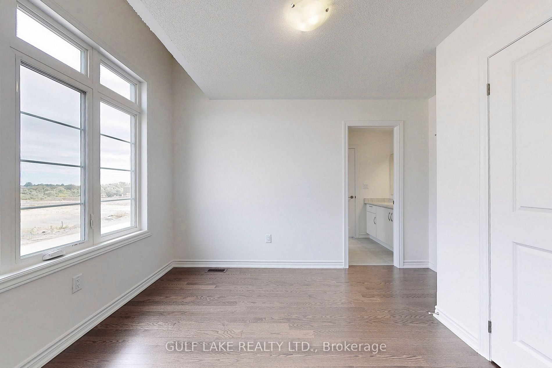 422 Coronation Rd