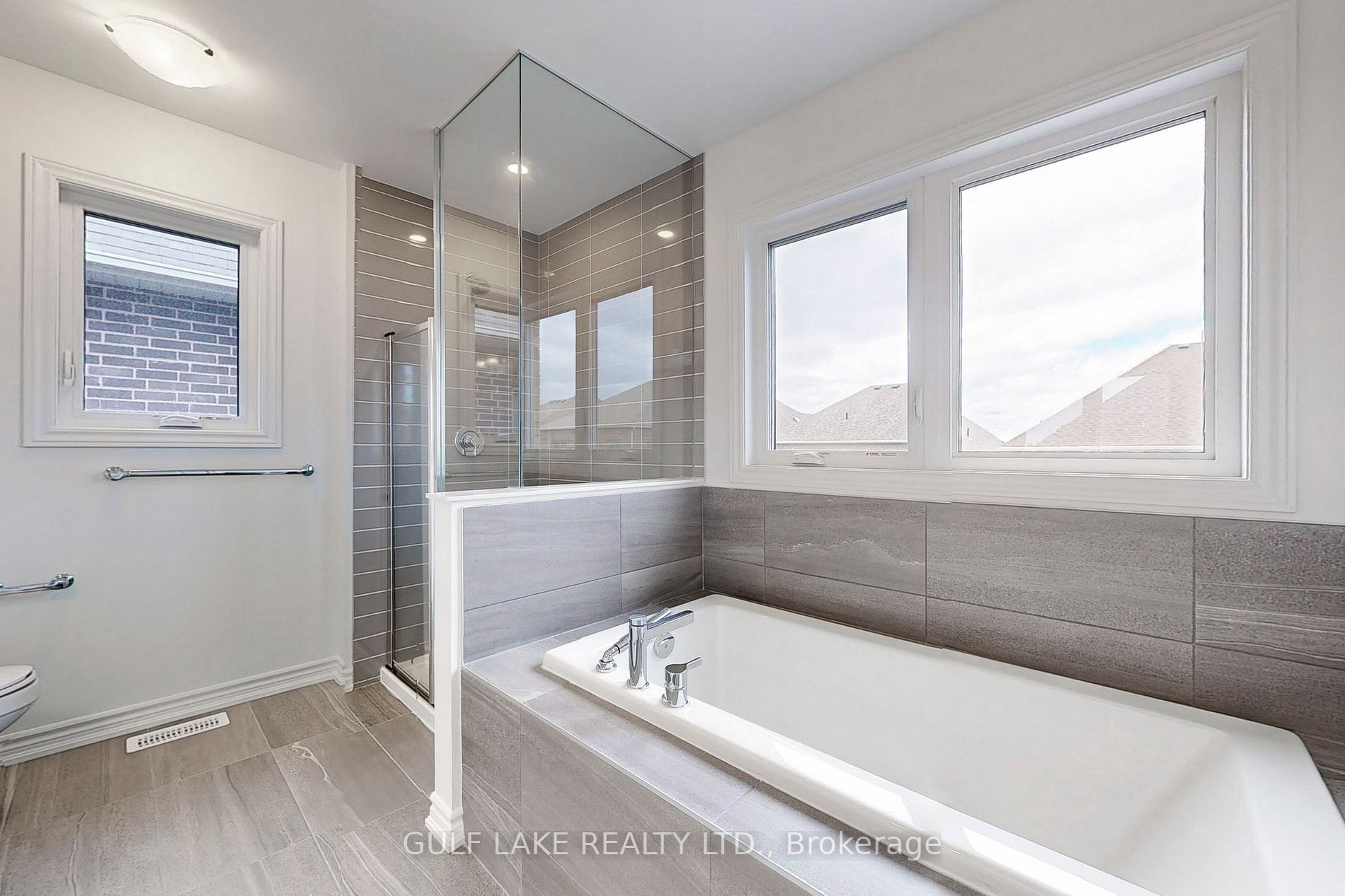 422 Coronation Rd