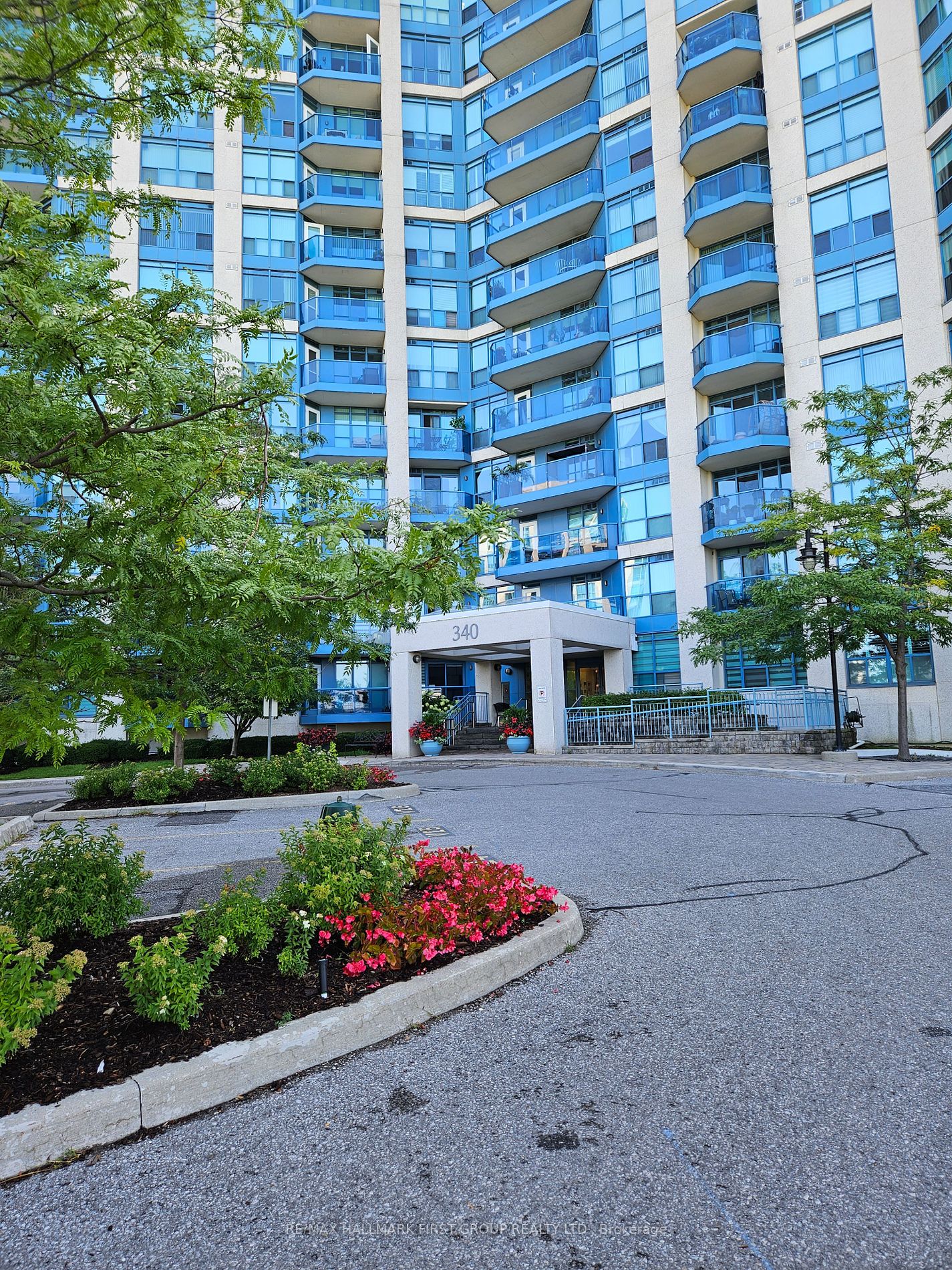 340 Watson St W, #106