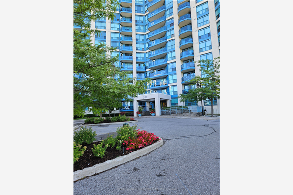 340 Watson St W, Whitby
