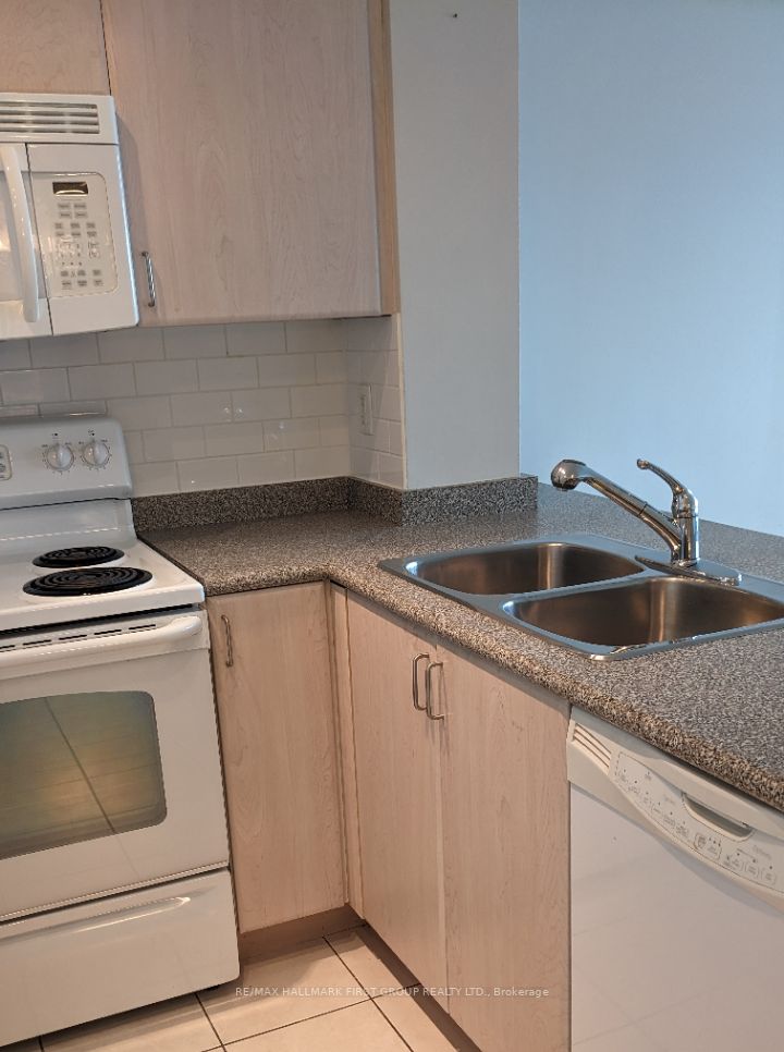 340 Watson Street W, #106