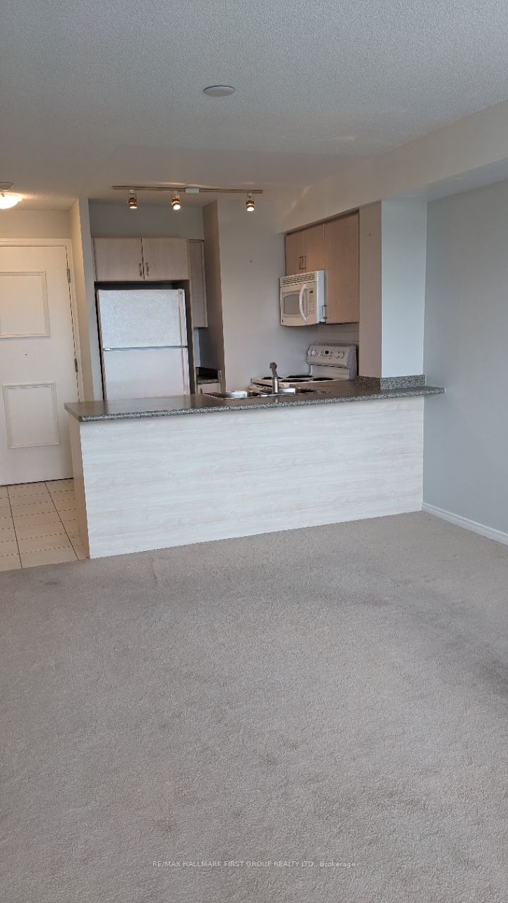 340 Watson Street W, #106