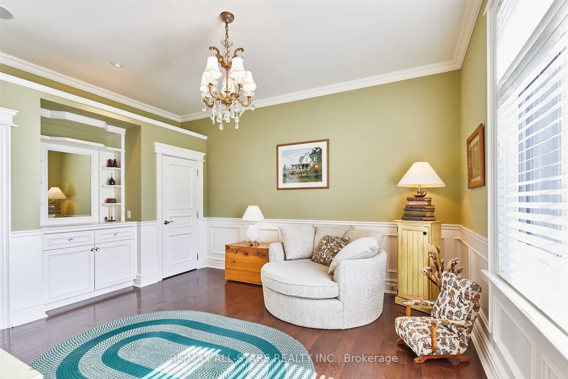 19 Clyde Crt