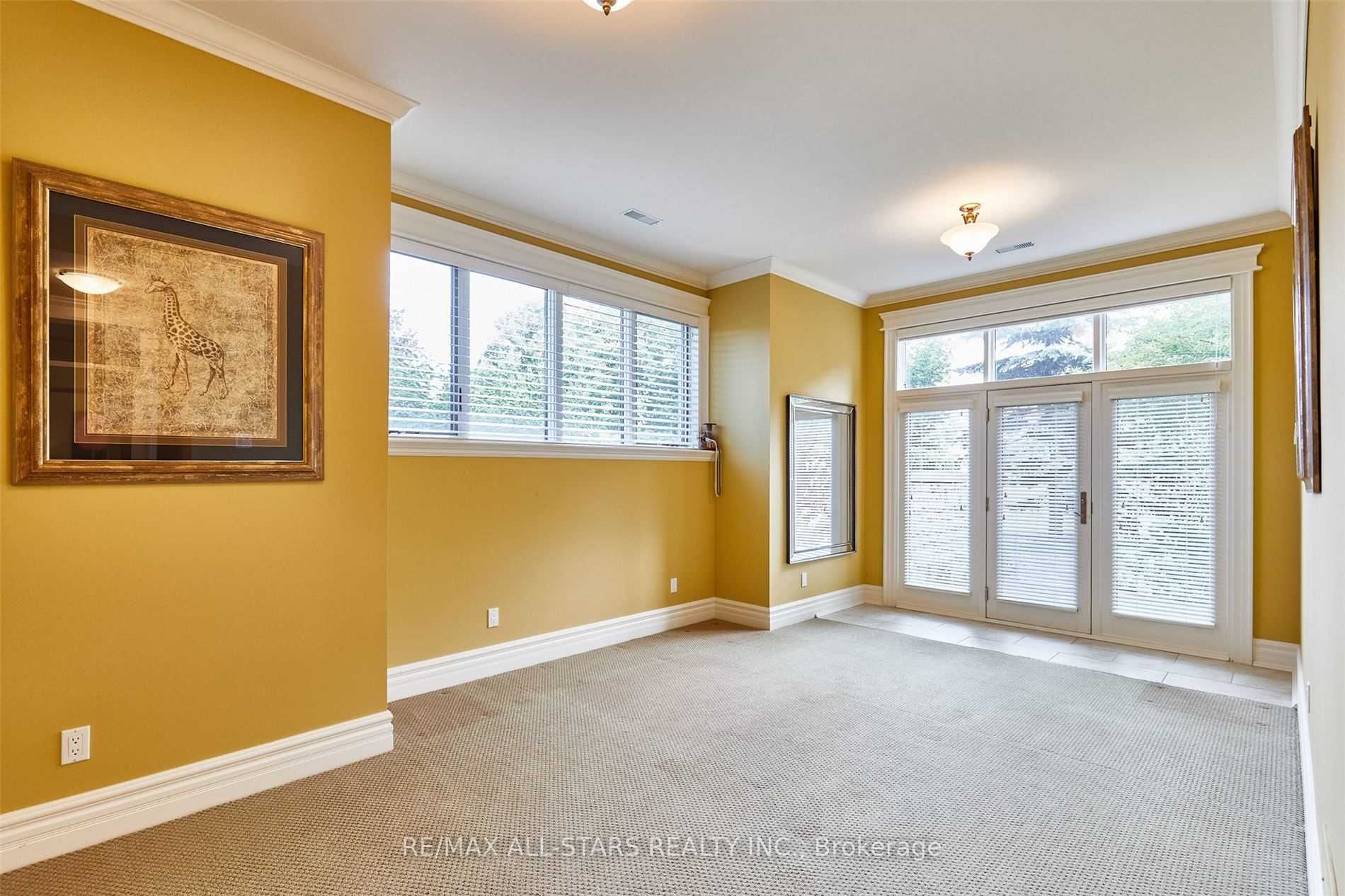 19 Clyde Crt