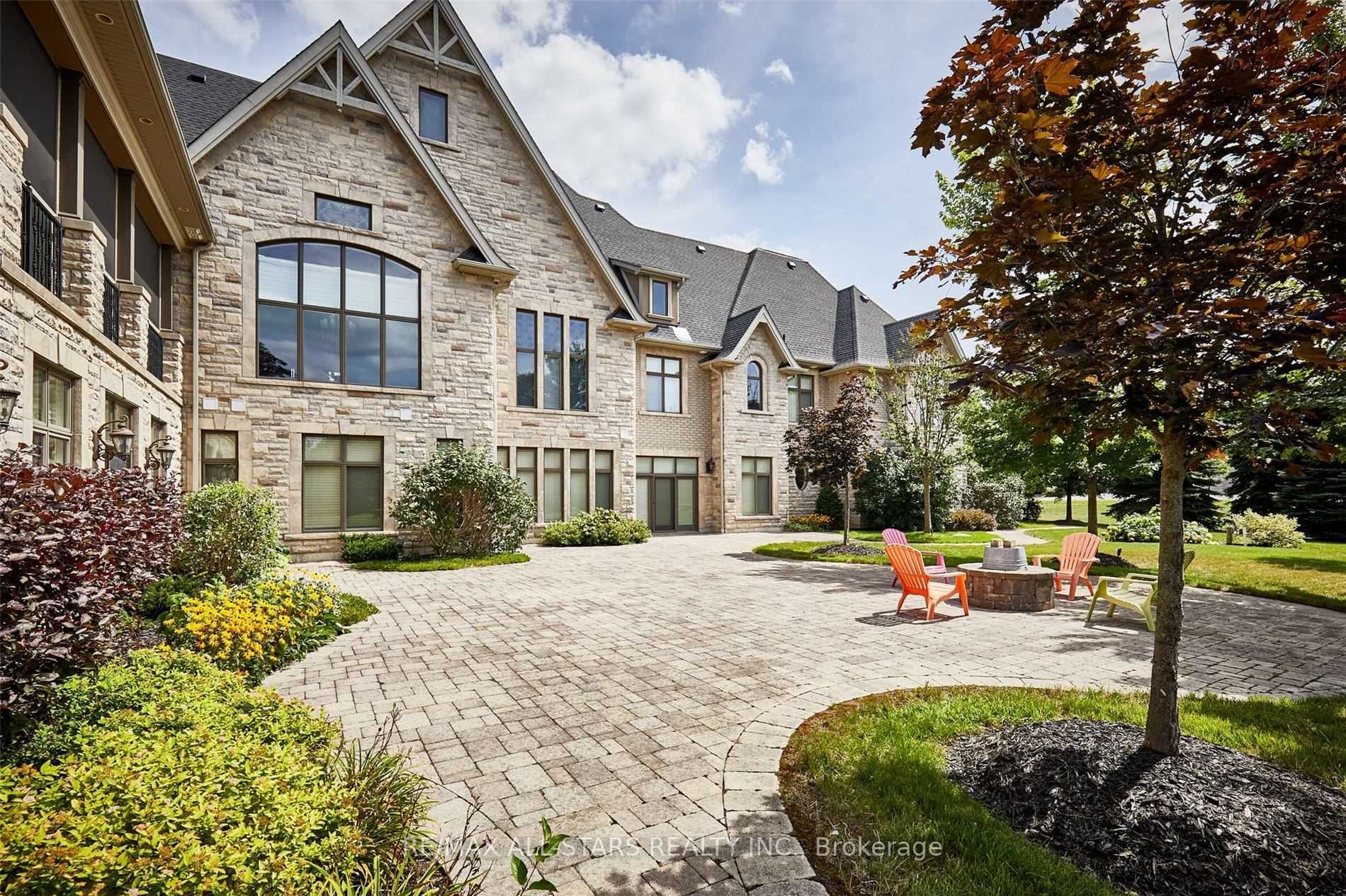 19 Clyde Crt