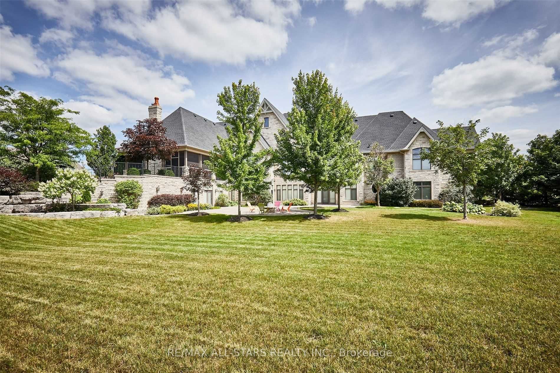 19 Clyde Crt