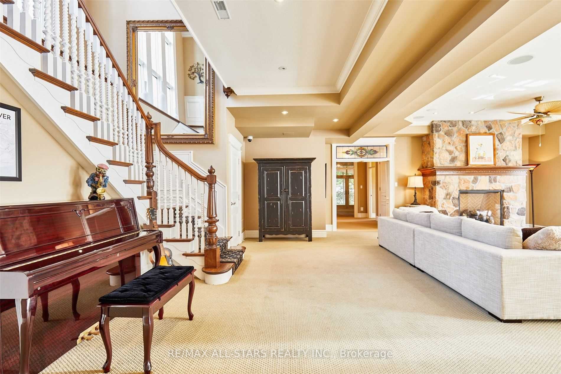 19 Clyde Crt