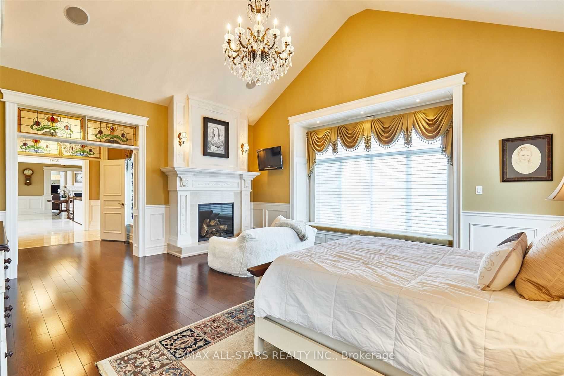 19 Clyde Crt