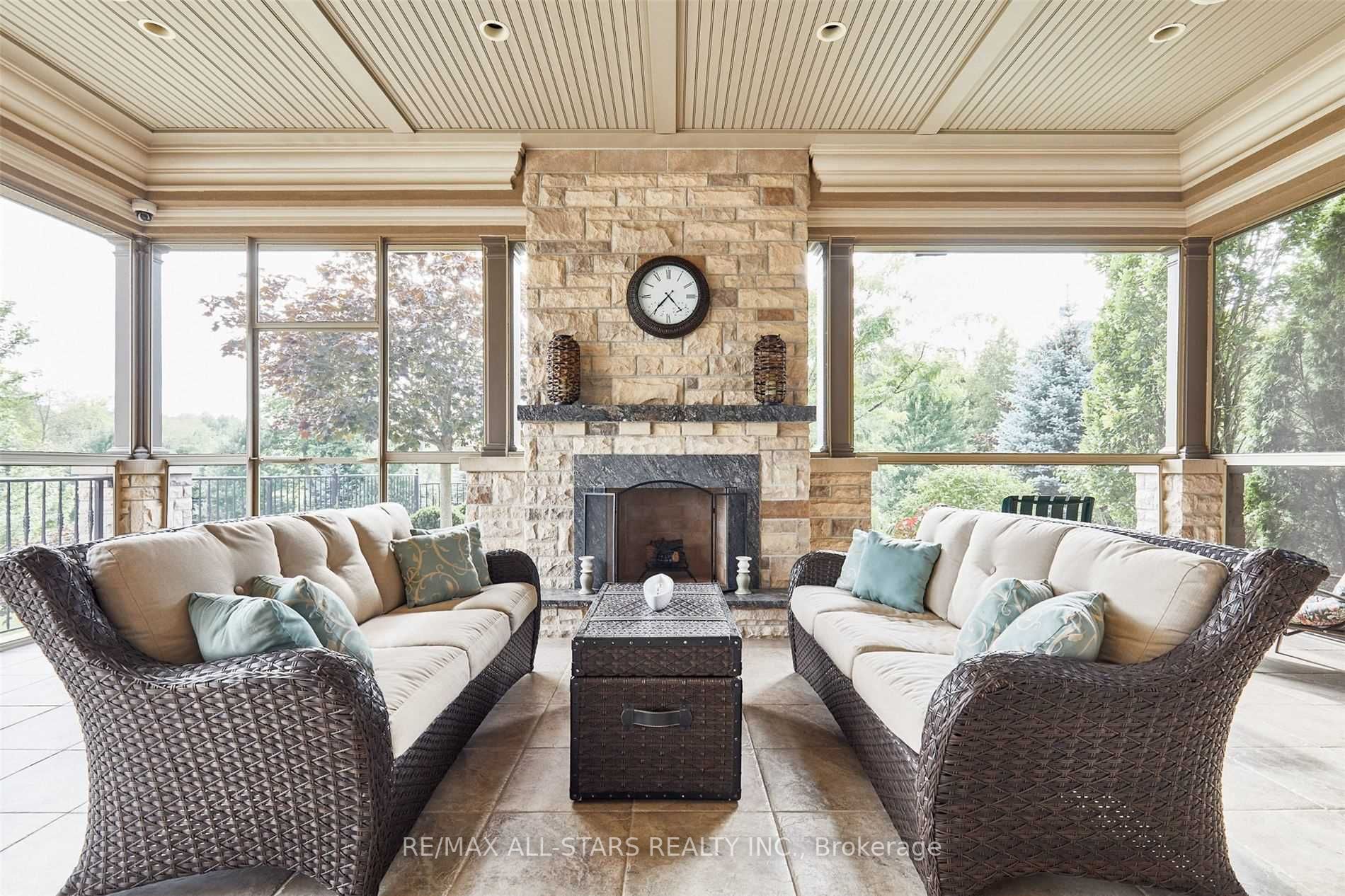 19 Clyde Crt
