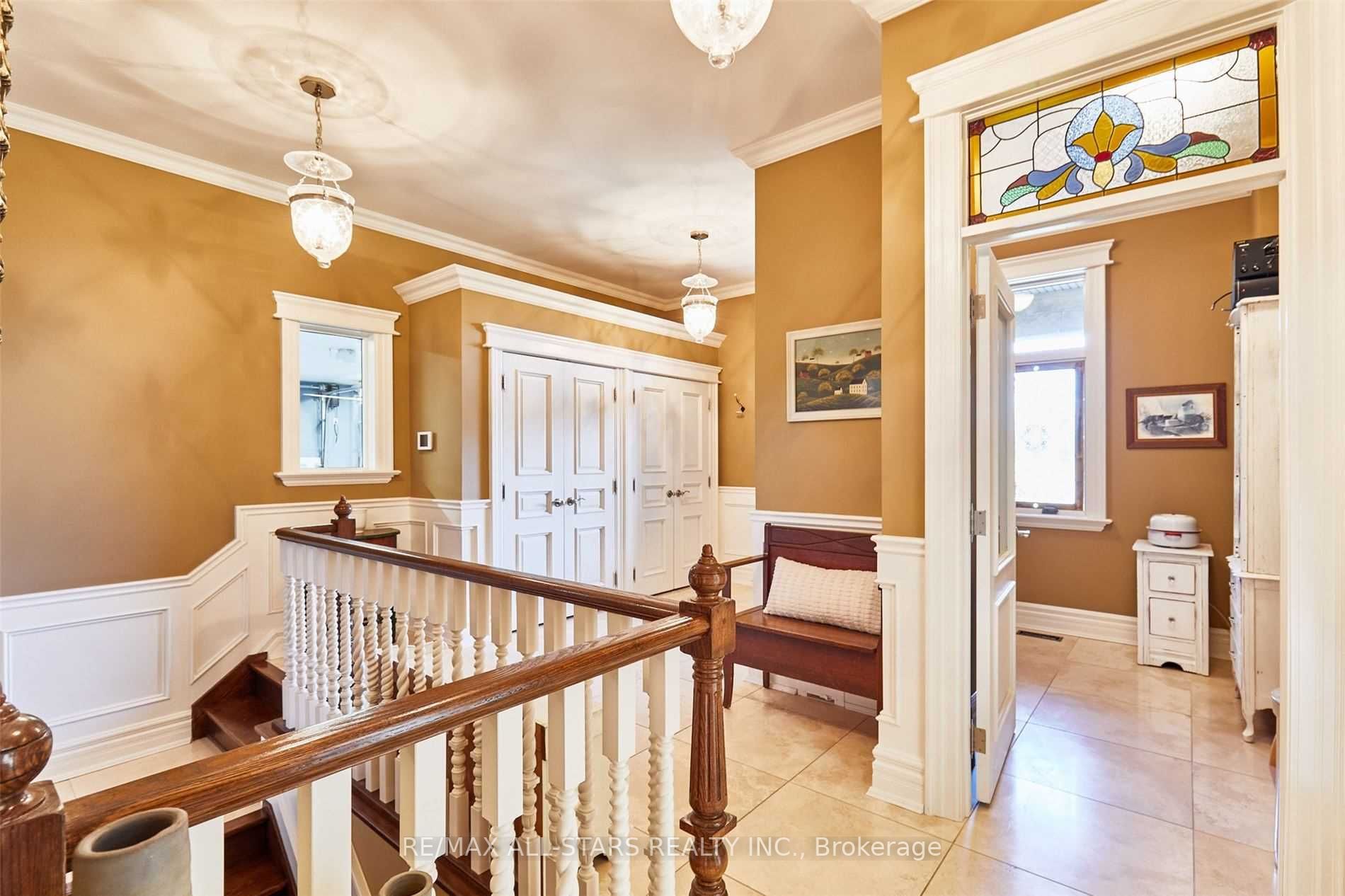 19 Clyde Crt
