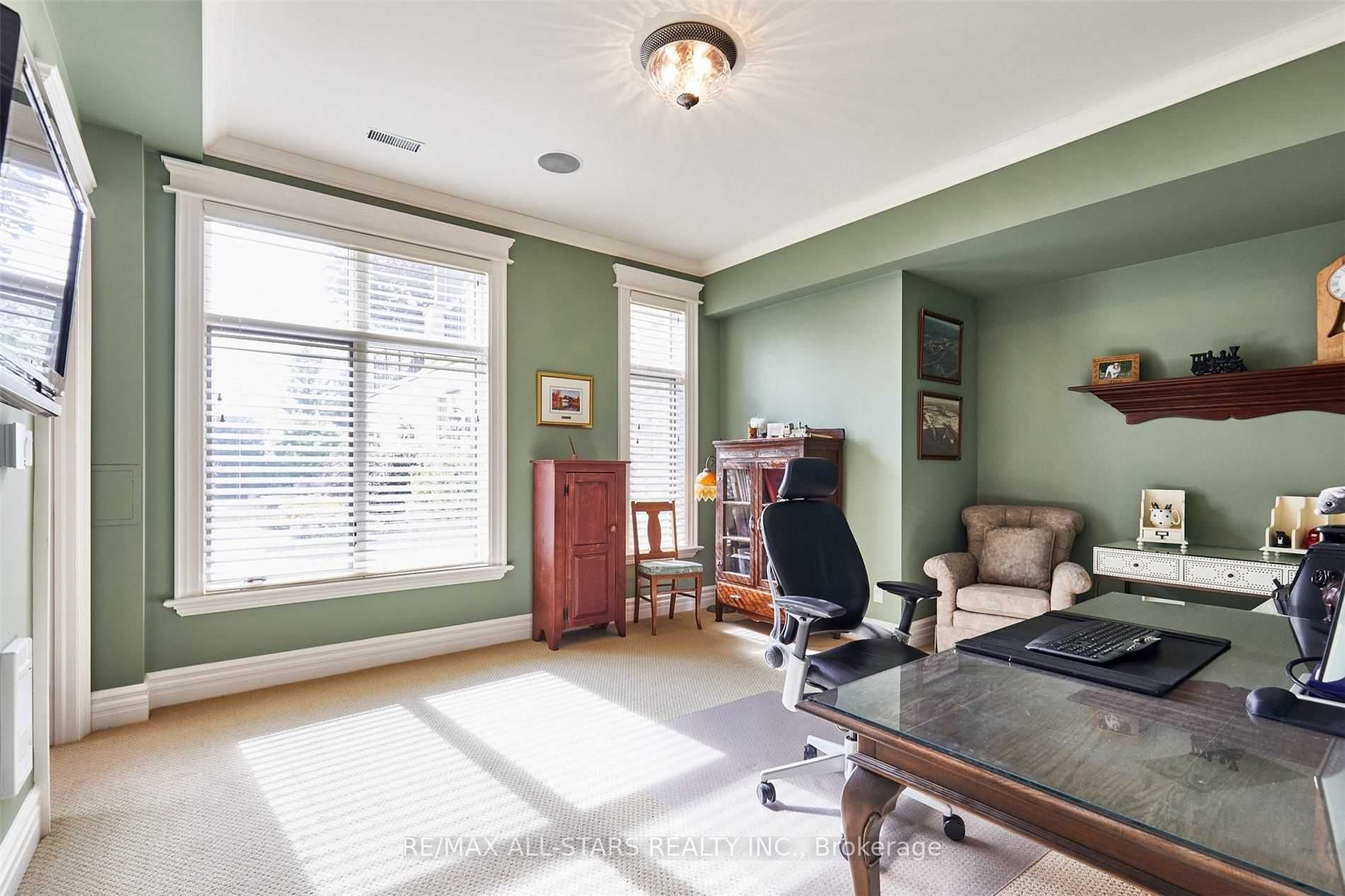 19 Clyde Crt