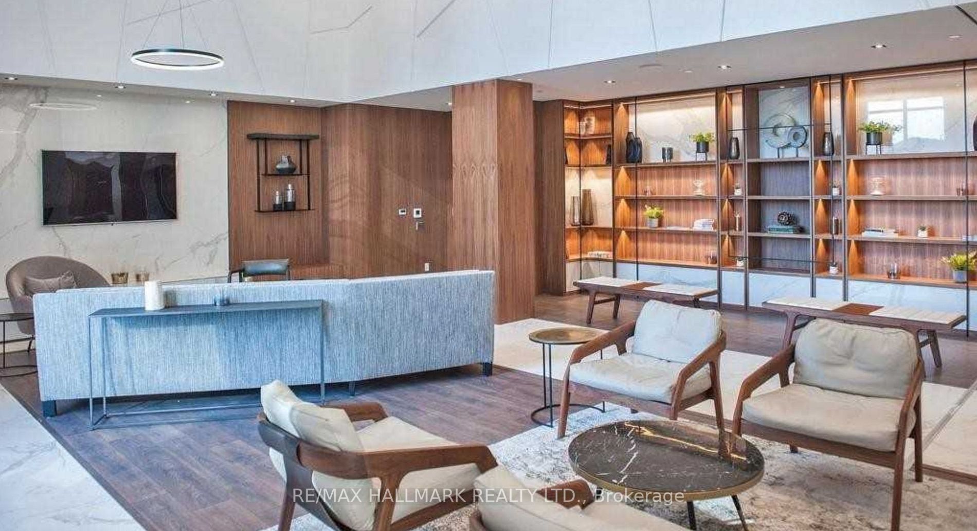 275 Village Green Sq, #825