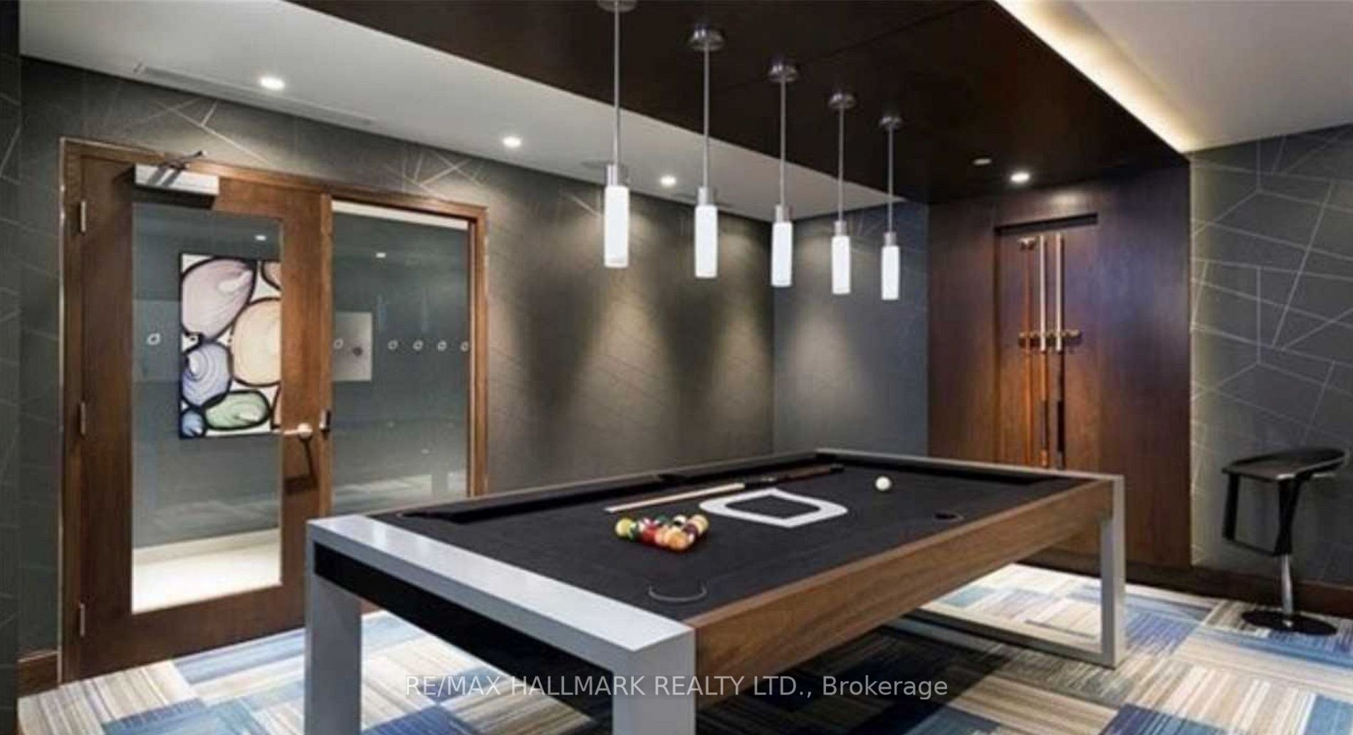 275 Village Green Sq, #825