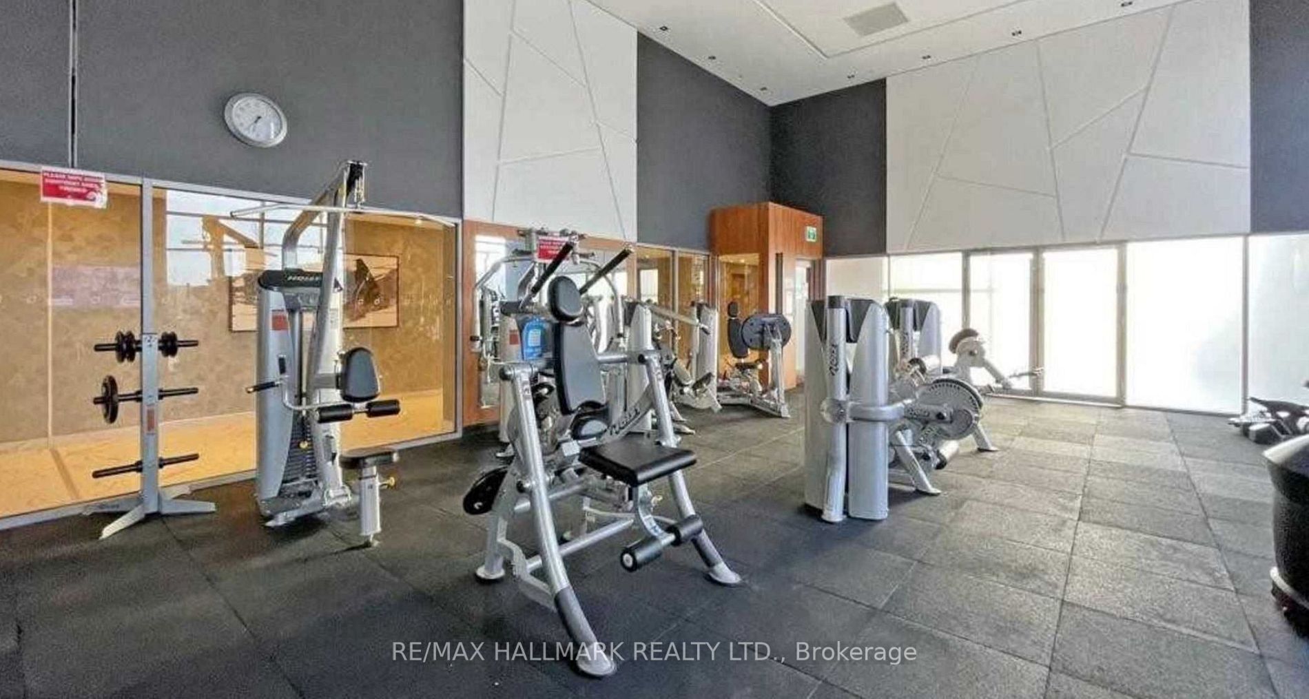 275 Village Green Sq, #825