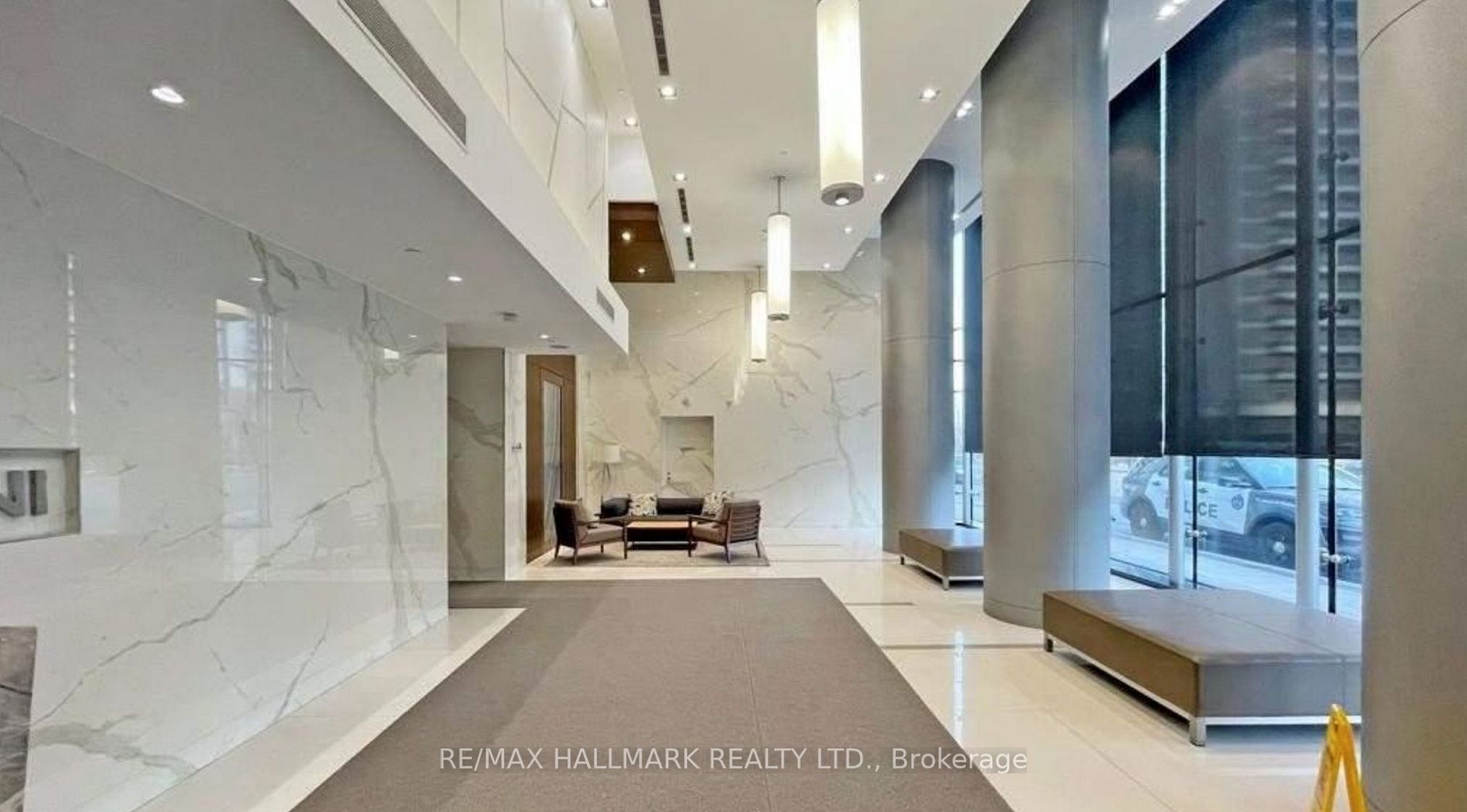 275 Village Green Sq, #825