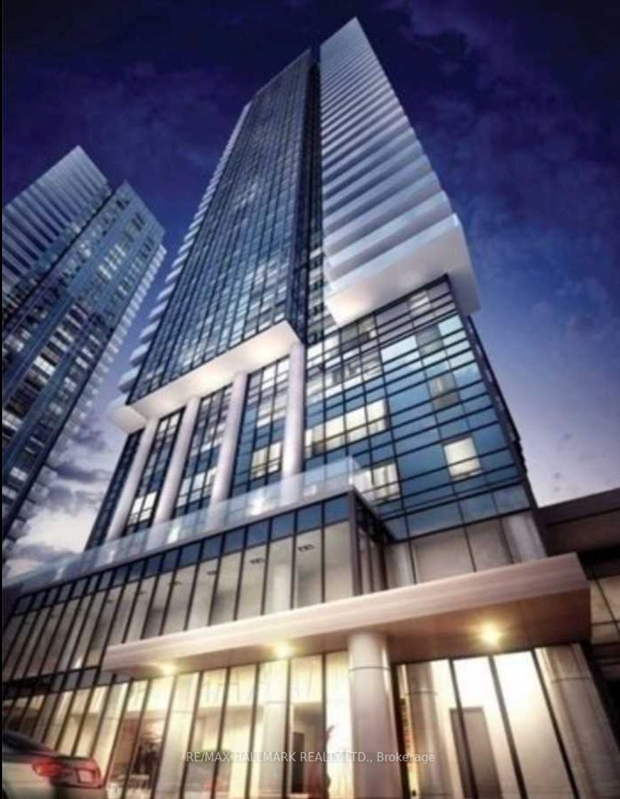 275 Village Green Sq, #825