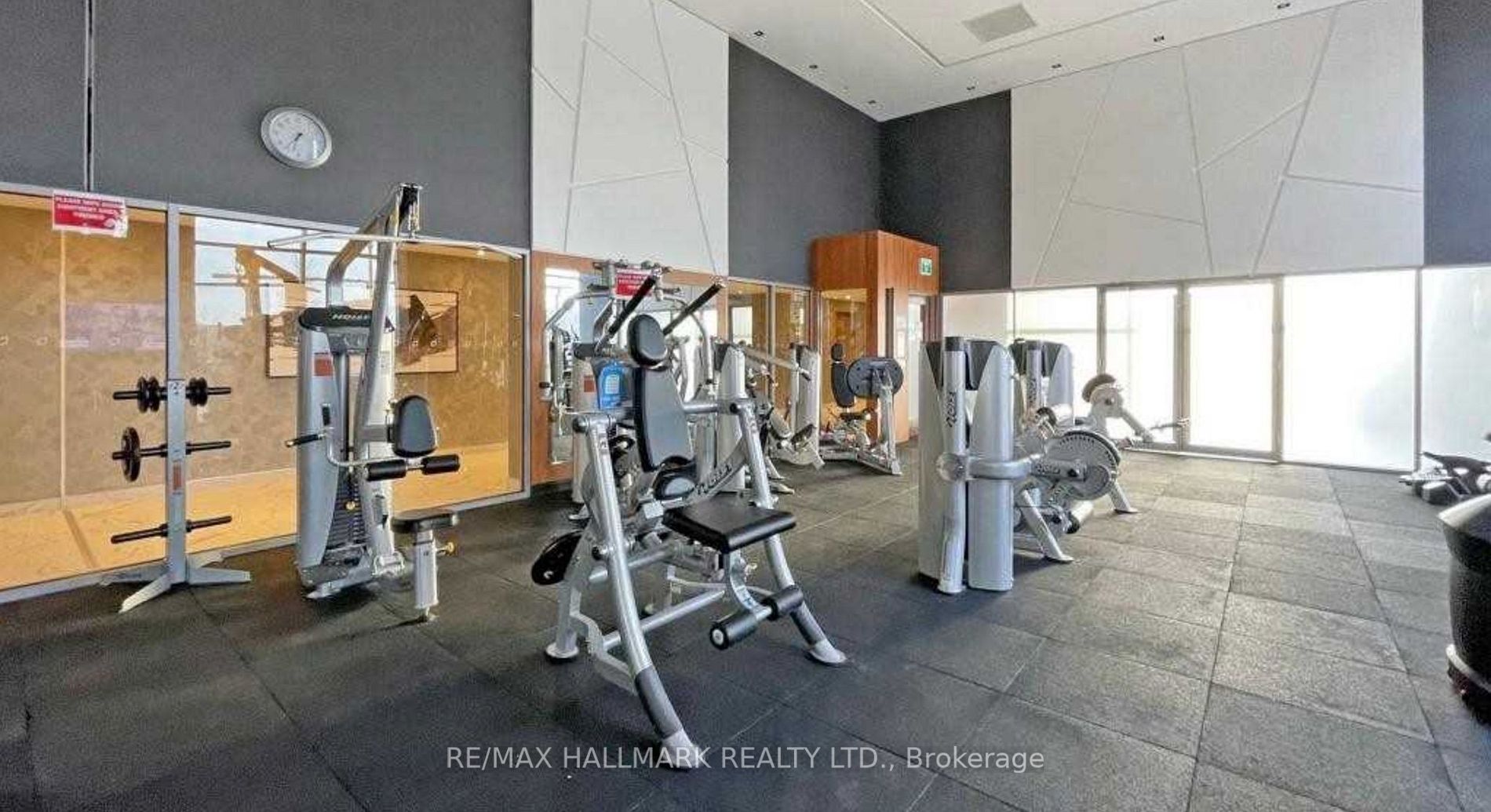 275 Village Green Sq, #825