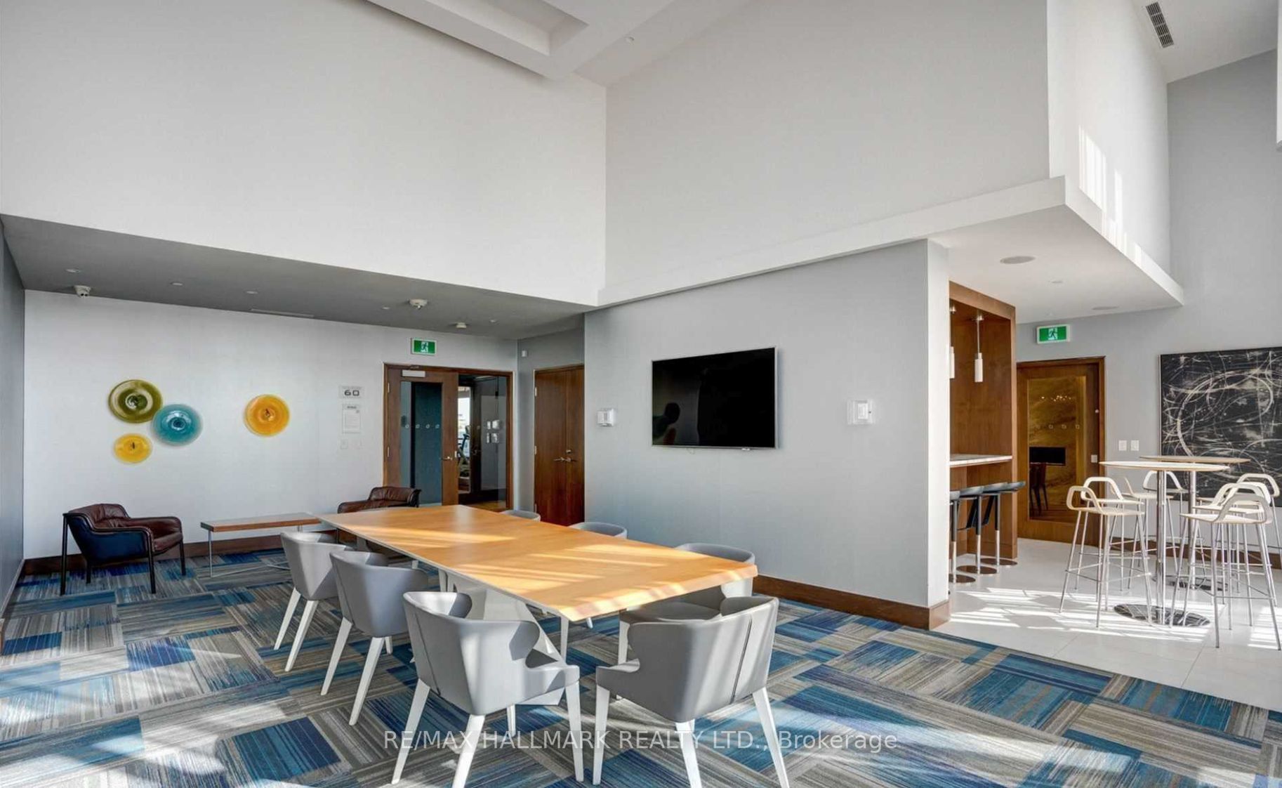 275 Village Green Sq, #825