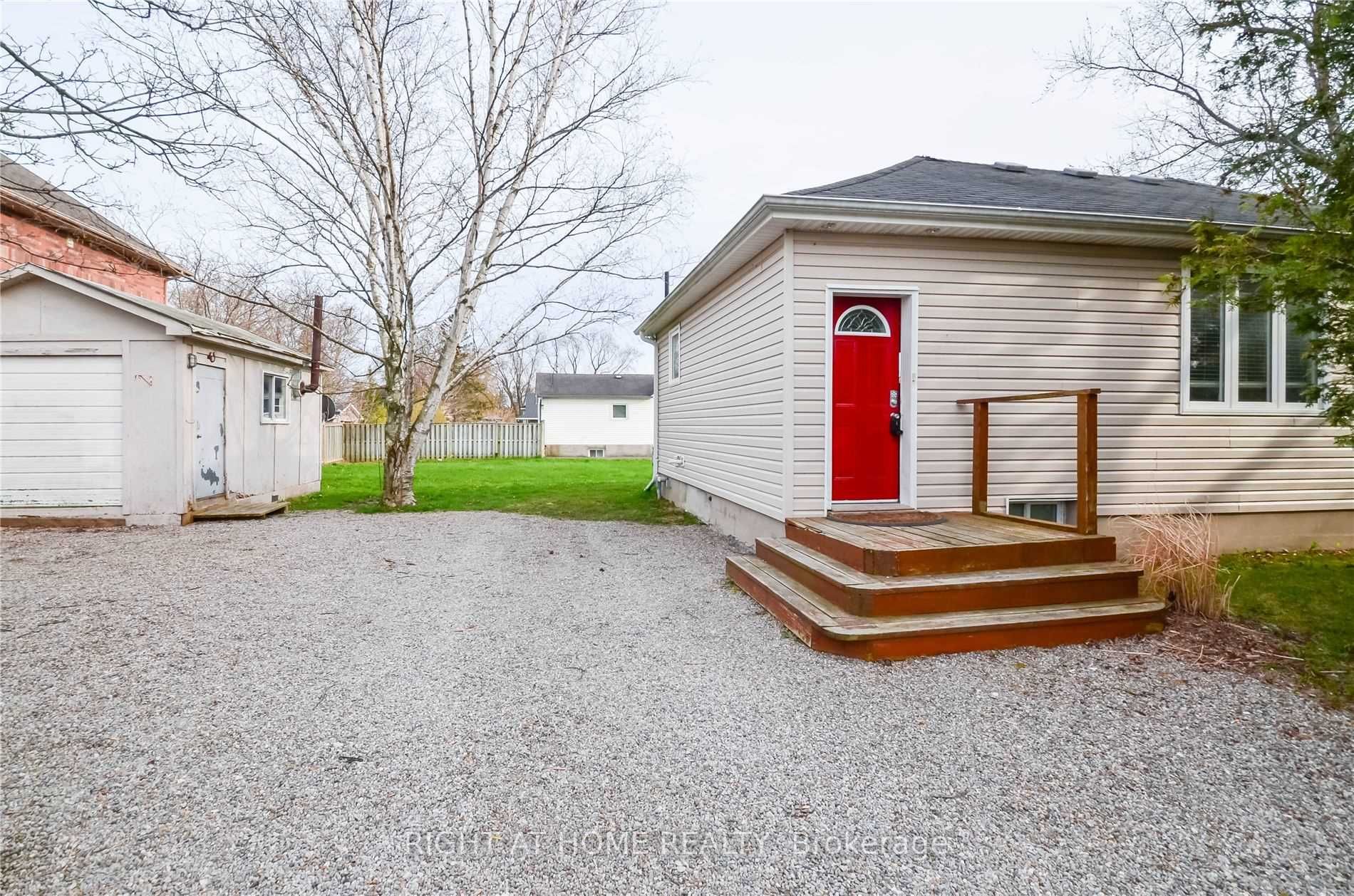 521 Poplar Avenue