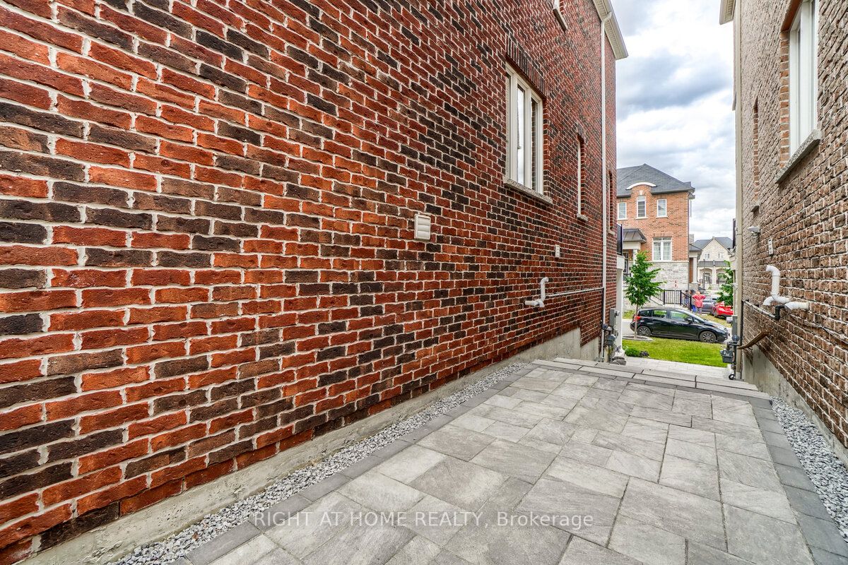 2105 Brock Rd