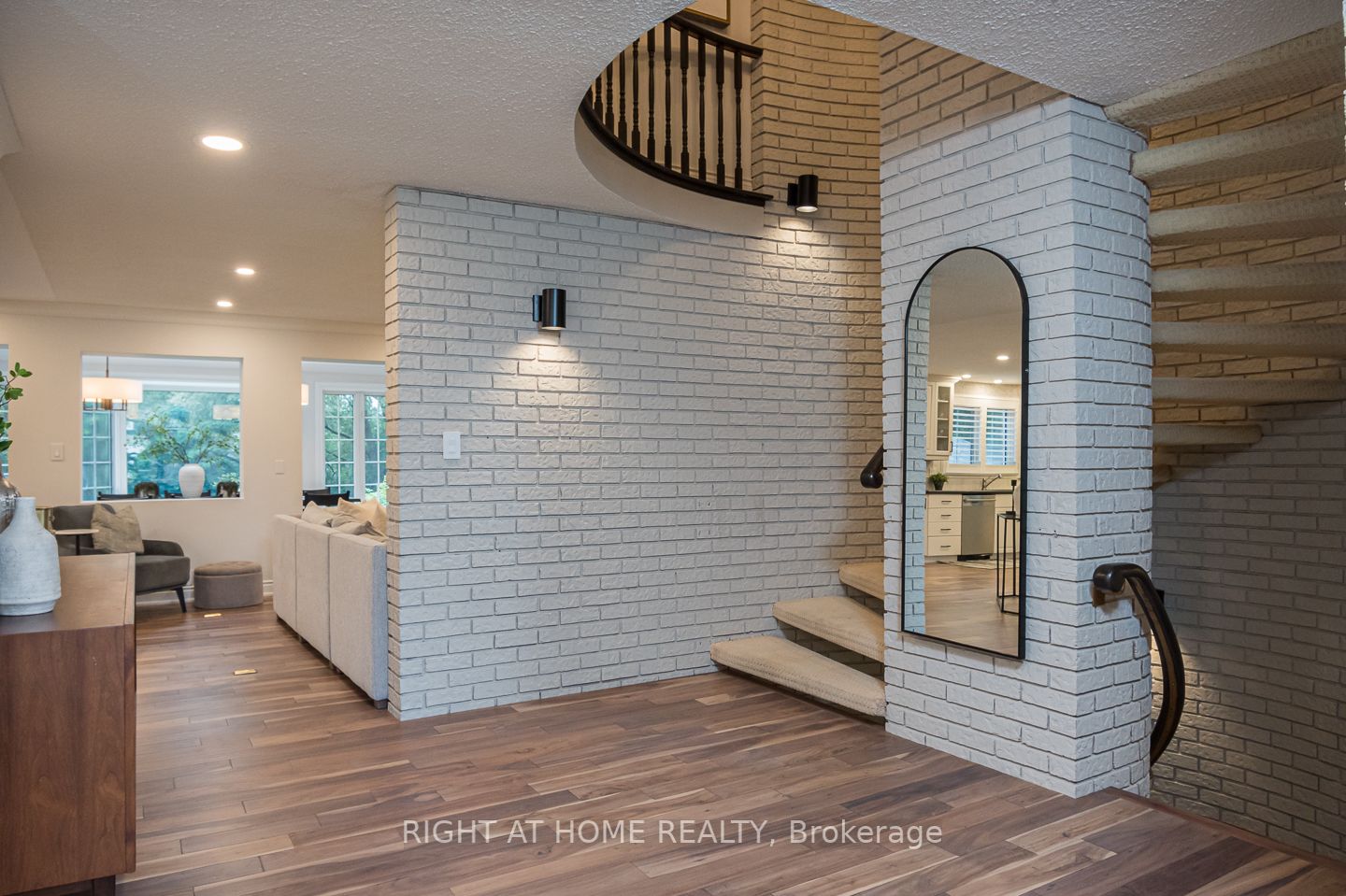 20 Glenlaura Cres