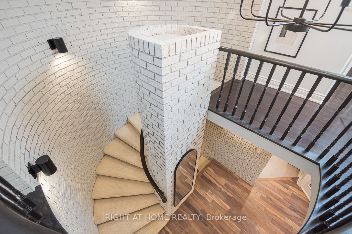 20 Glenlaura Cres