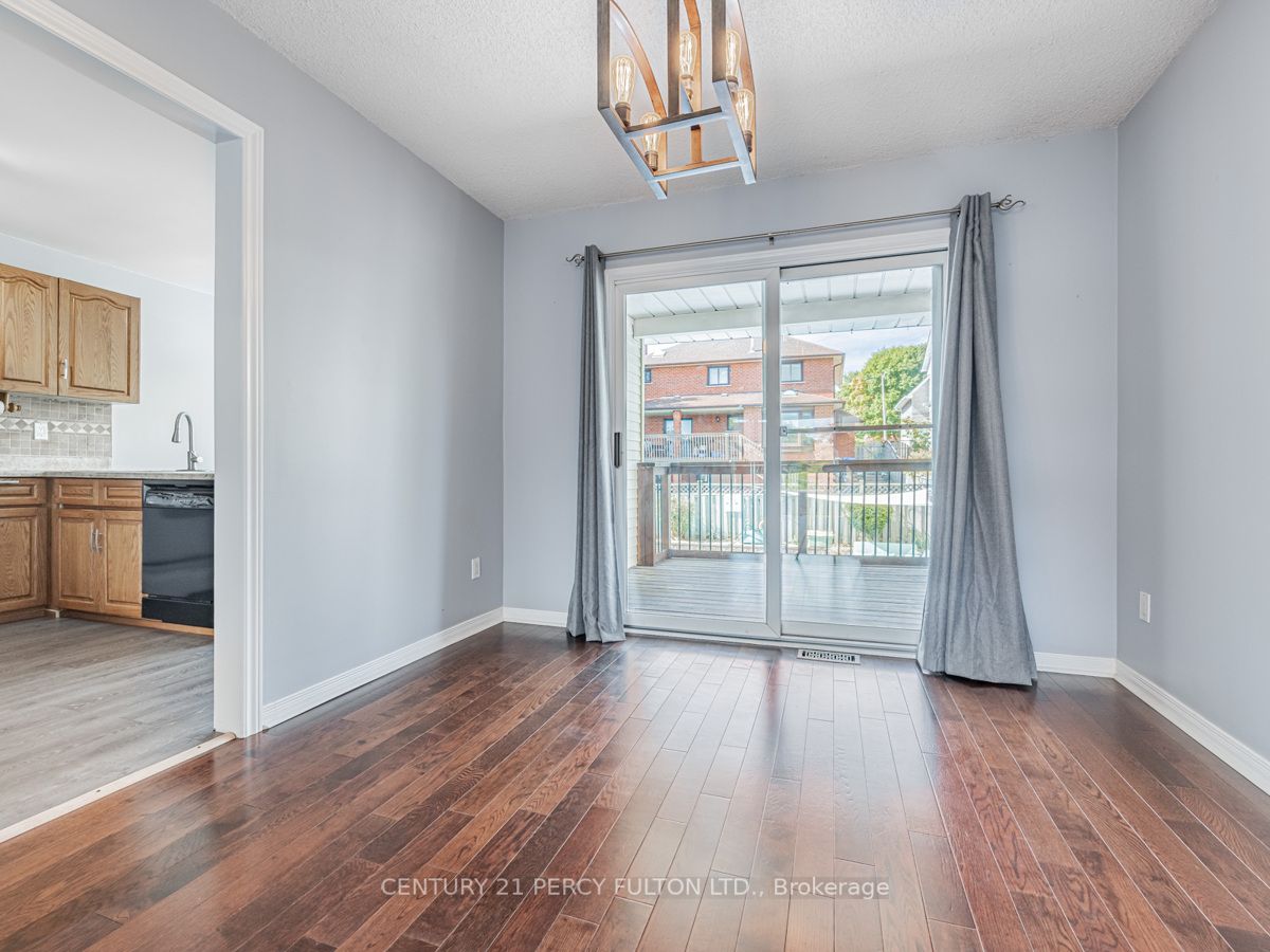 34 Kingswood Dr N