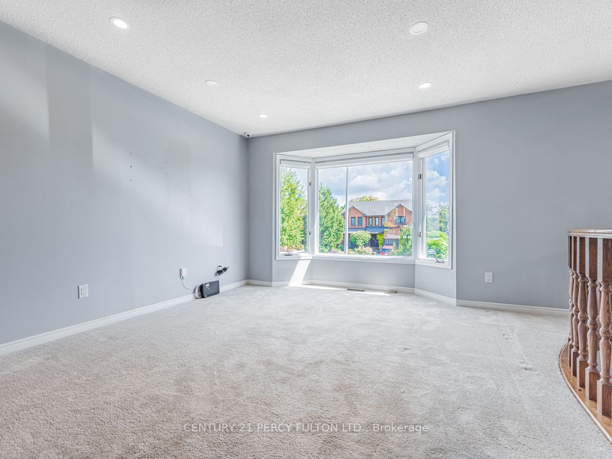 34 Kingswood Dr N