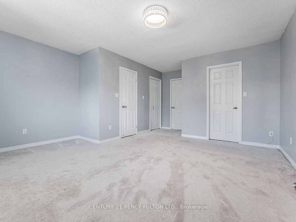 34 Kingswood Dr N