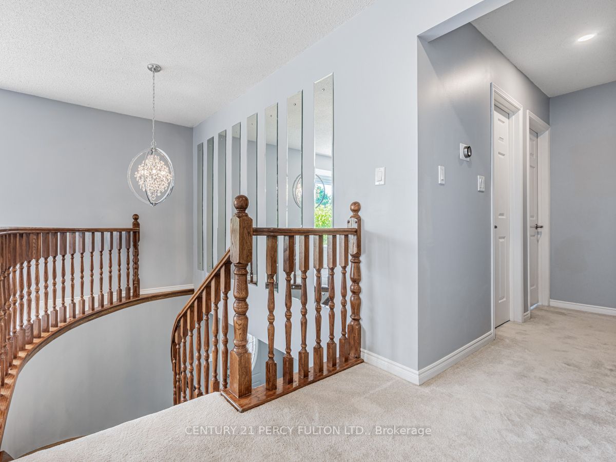 34 Kingswood Dr N