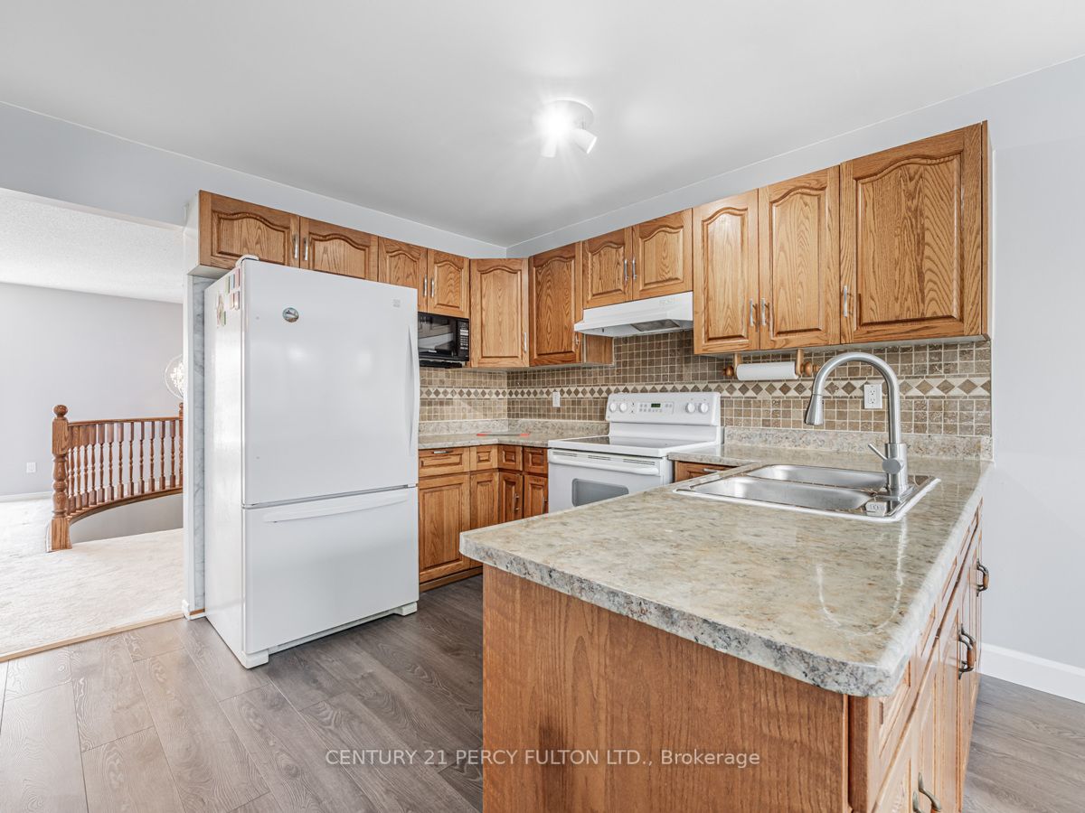 34 Kingswood Dr N