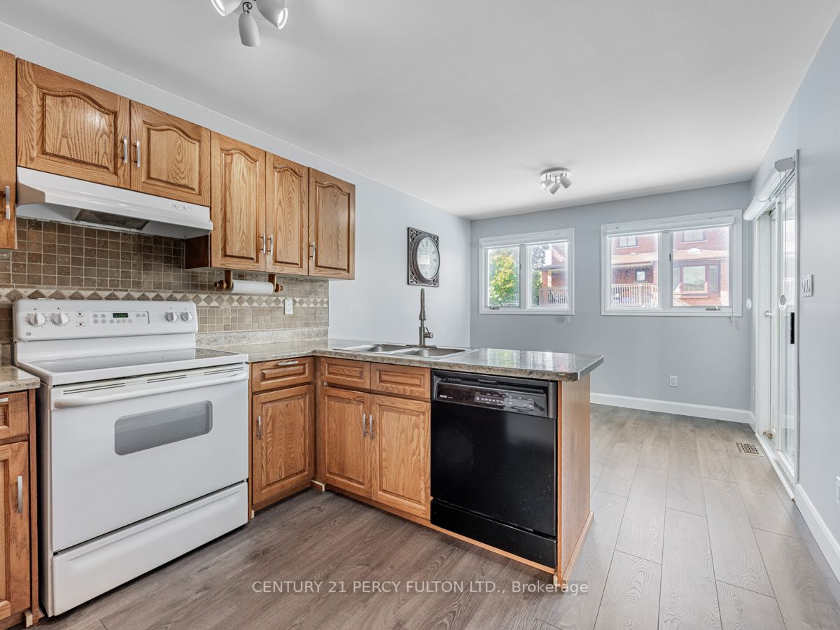 34 Kingswood Dr N
