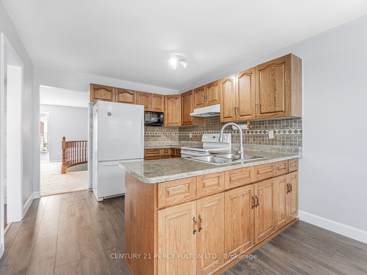 34 Kingswood Dr N