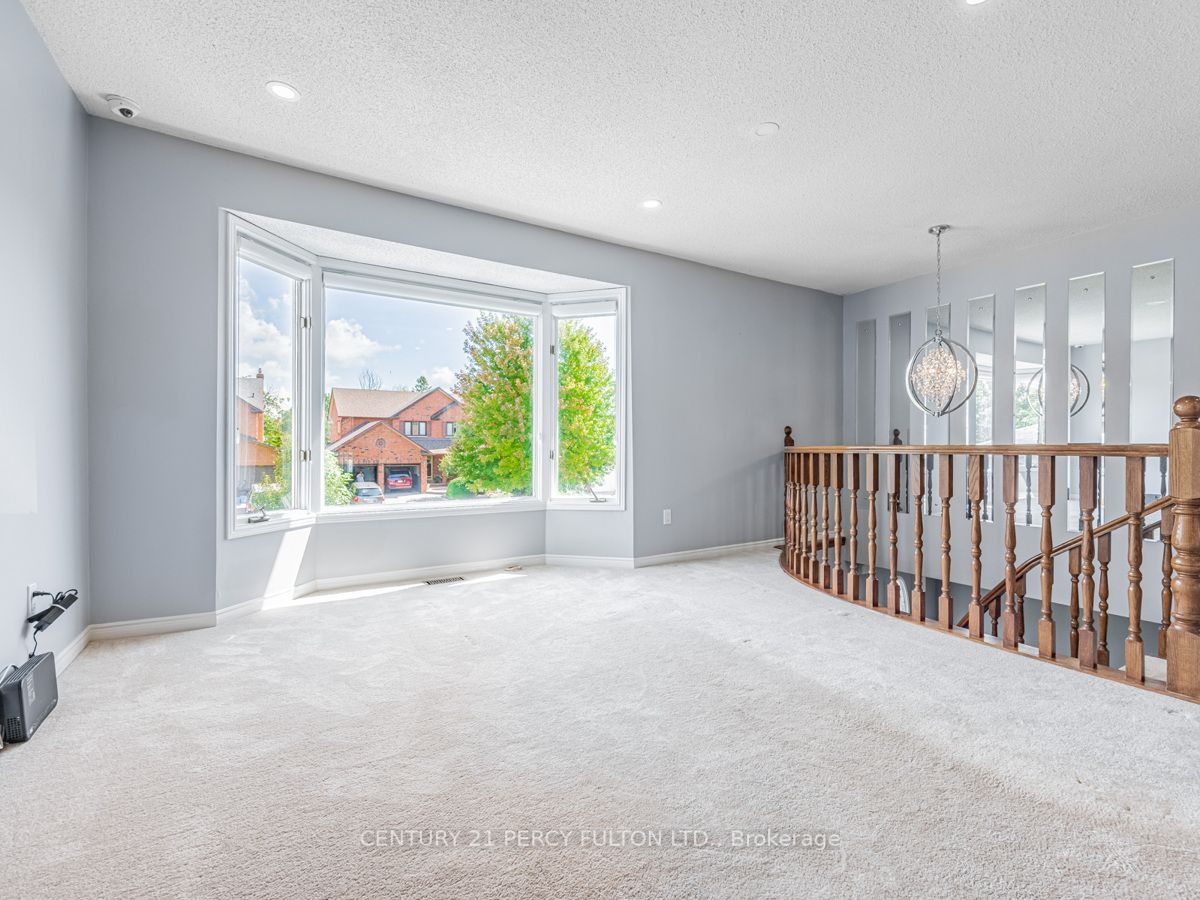 34 Kingswood Dr N