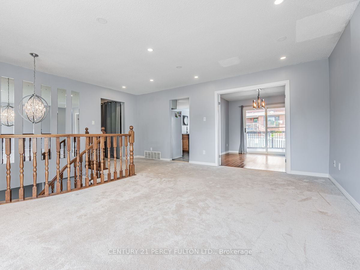 34 Kingswood Dr N