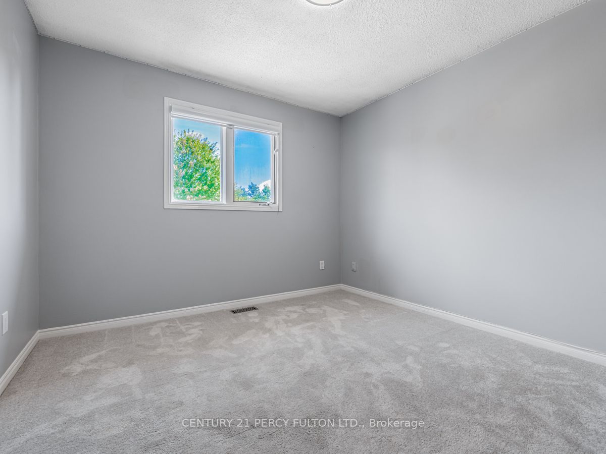 34 Kingswood Dr N