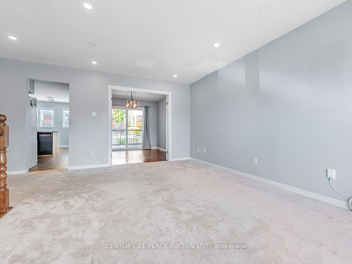 34 Kingswood Dr N
