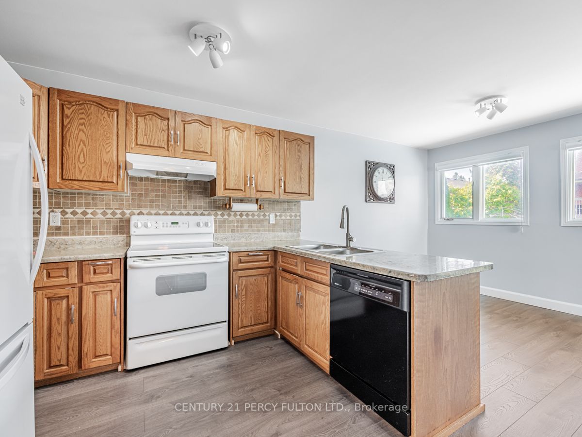 34 Kingswood Dr N