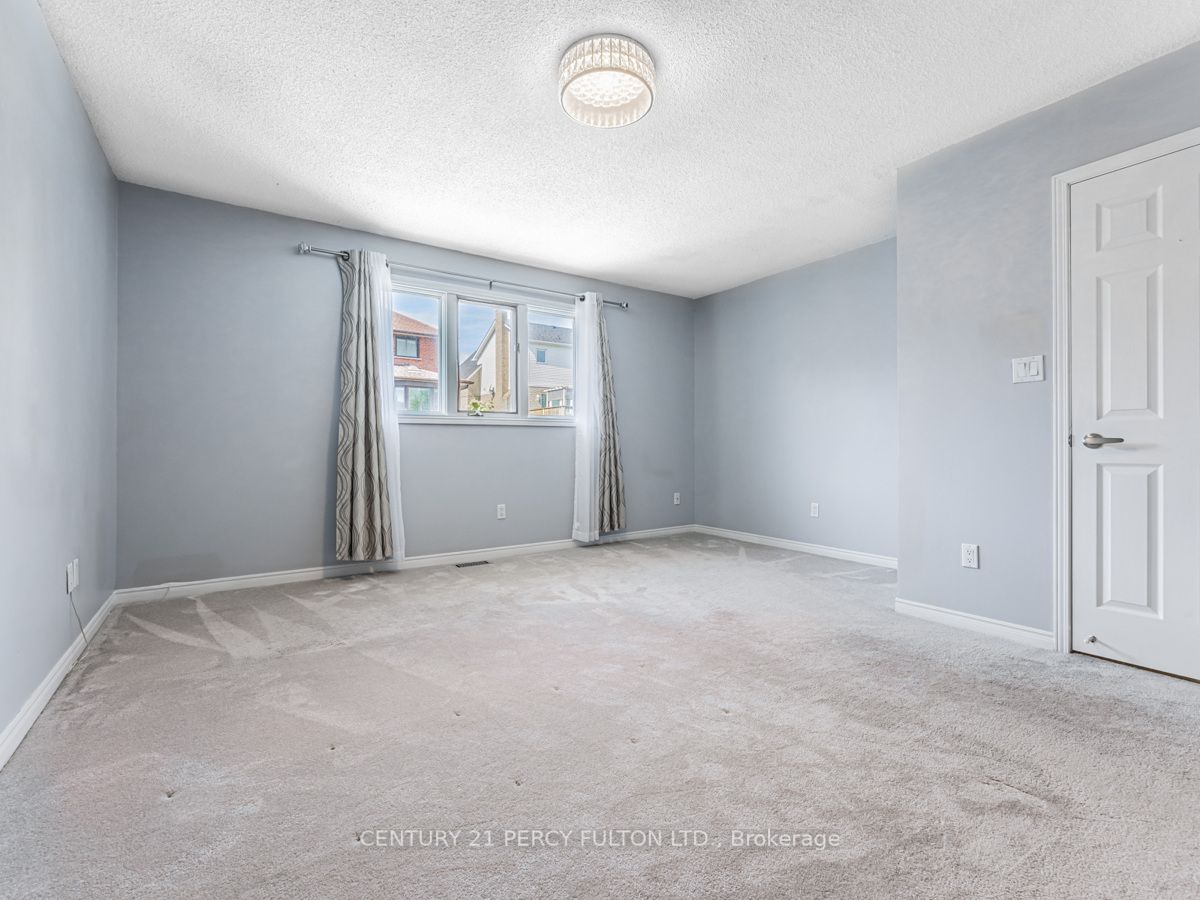 34 Kingswood Dr N