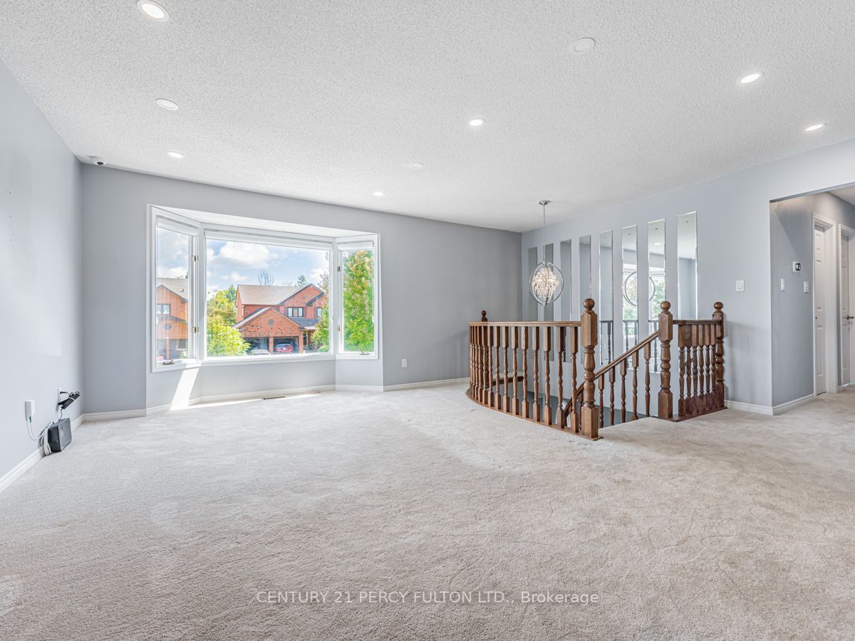 34 Kingswood Dr N