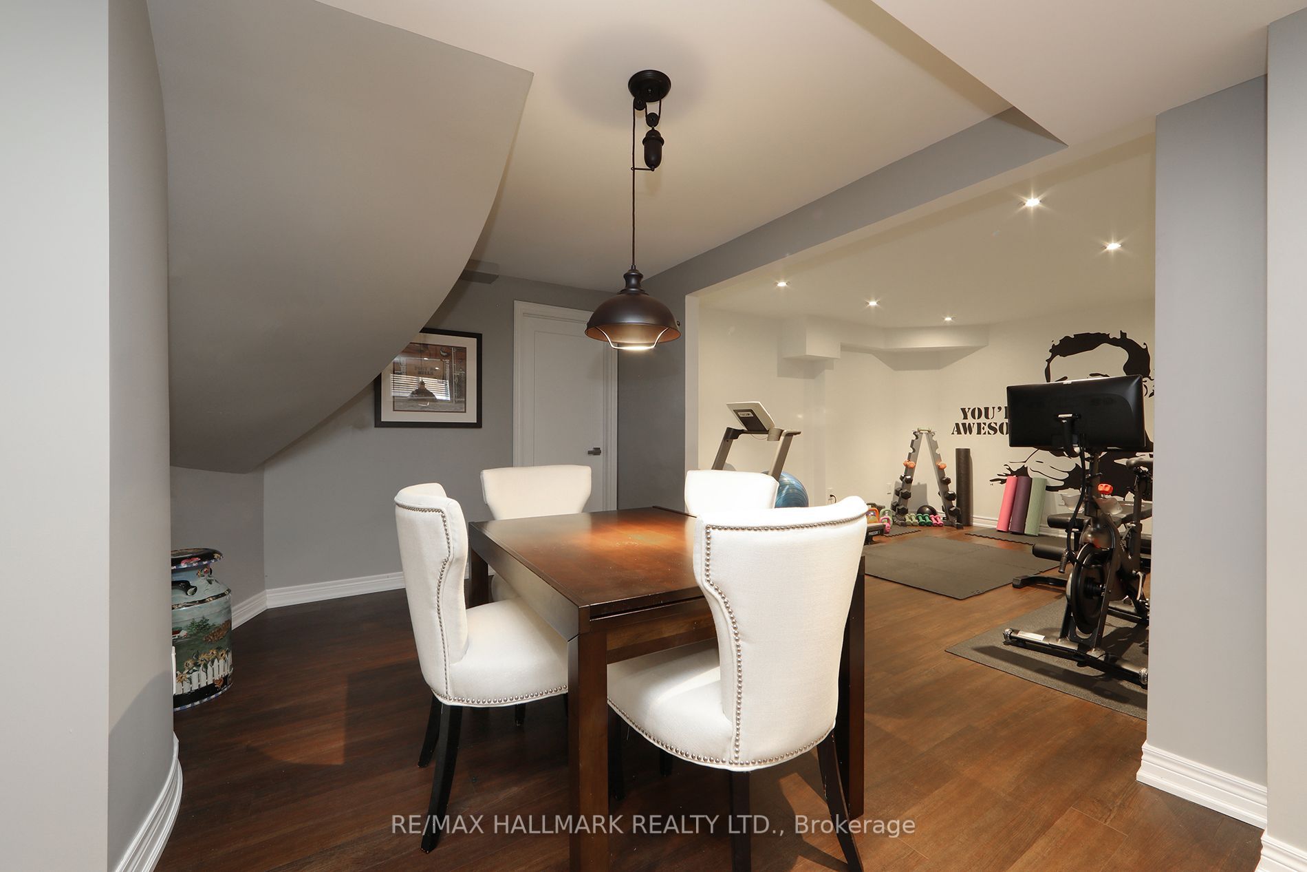 165 Bathgate Dr