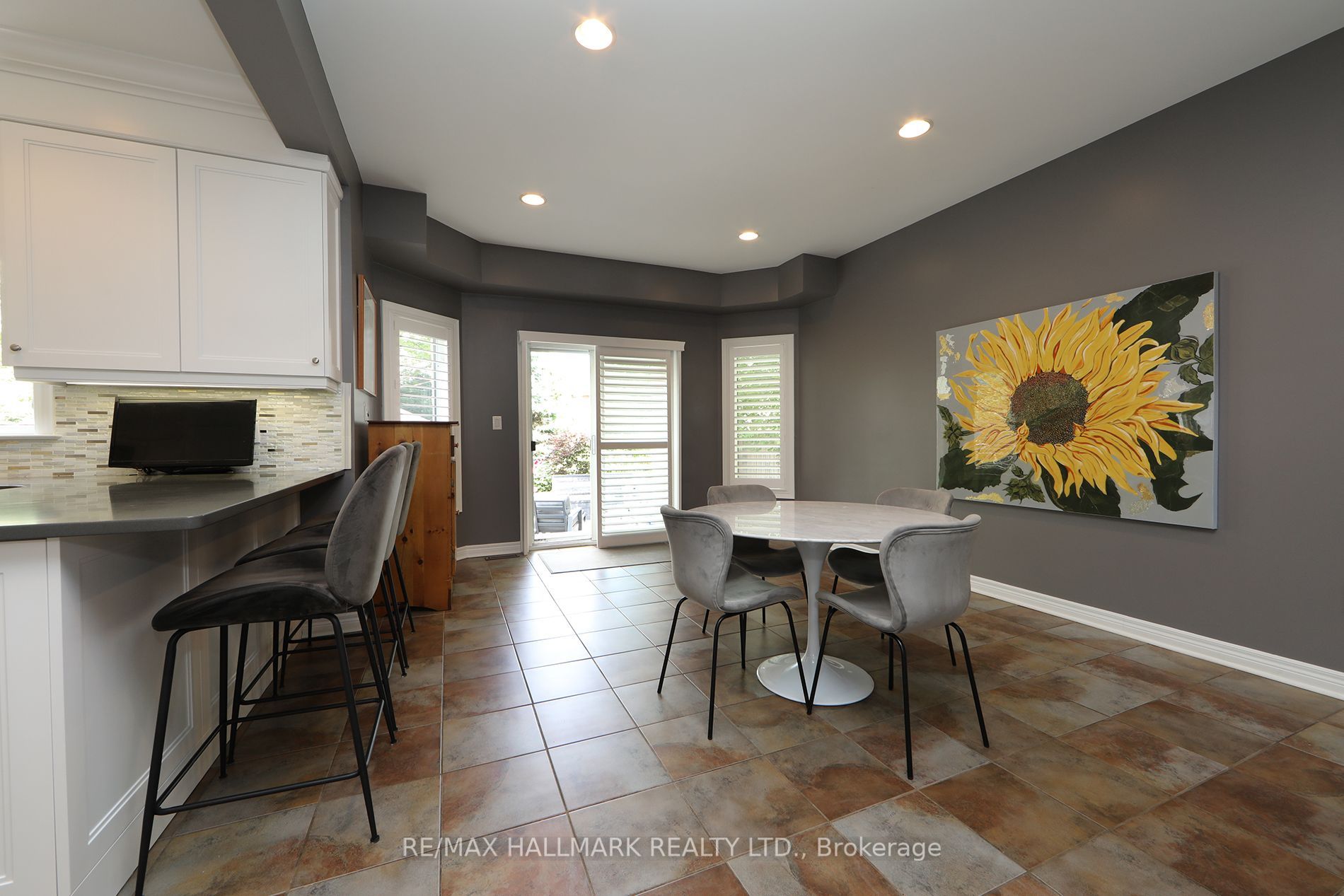 165 Bathgate Dr
