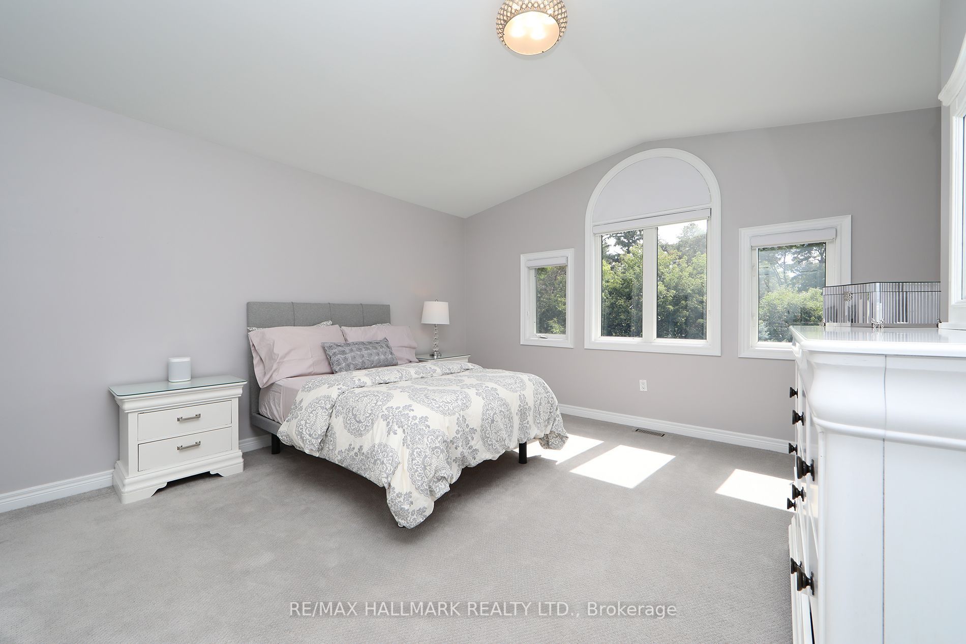 165 Bathgate Dr